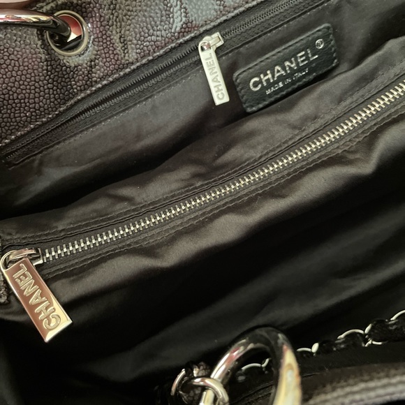 ‼️SOLD‼️CHANEL 2.55 reissue glazed caviar quilted diamond shine tote - Picture 10 of 16